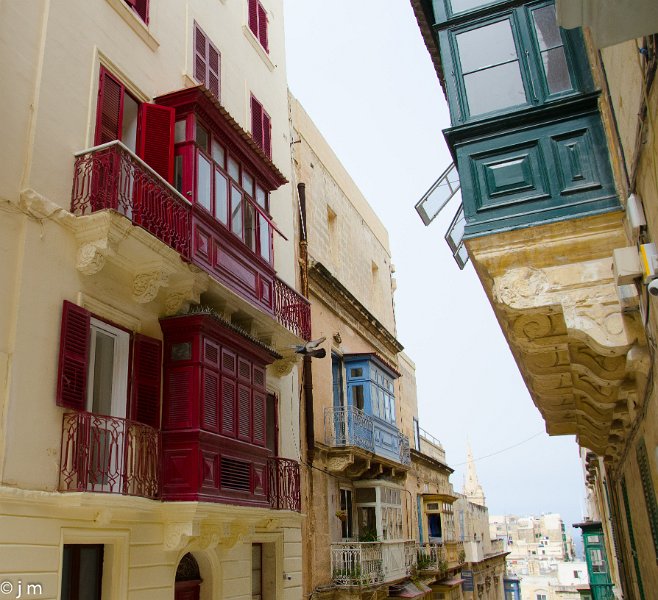 Bow window La Valette 1.jpg